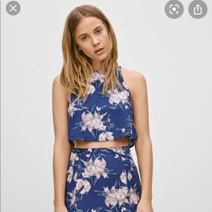 NWT!! talula (aritzia) cropped blue floral tank